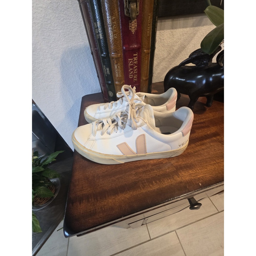 Veja Women's Sneakers size 8 White Lace Up